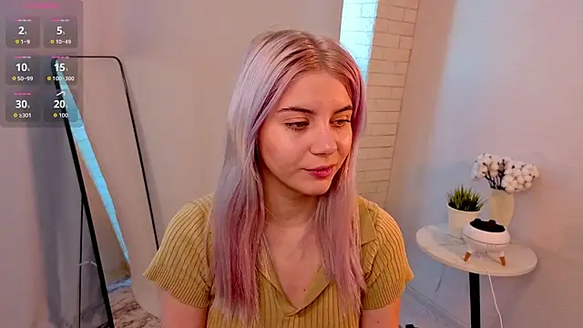 Snapshot of BlissBoardley chatting on 27, 10, 2025 BlissBoardley online show from 27, 10, 2025