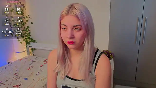 Snapshot of BlissBoardley chatting on 7, 11, 2025 BlissBoardley online show from 7, 11, 2025