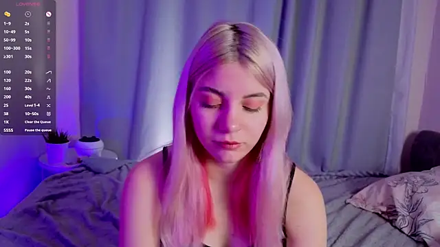 Snapshot of BlissBoardley chatting on 13, 11, 2025 BlissBoardley online show from 13, 11, 2025