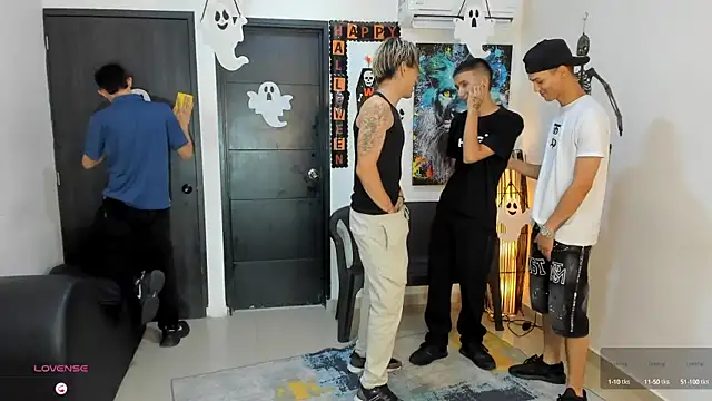 Snapshot of Playhardsex_ chatting on 15, 10, 2025 Playhardsex online show from 15, 10, 2025