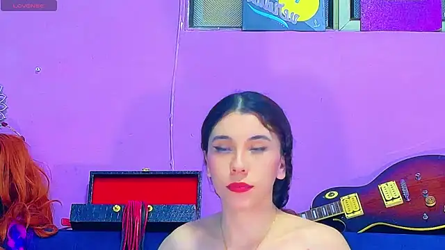 Snapshot of CristalRose chatting on 27, 11, 2025 CristalRose online show from 27, 11, 2025