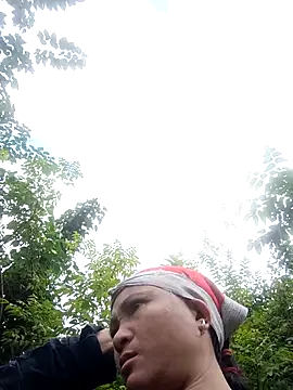 Snapshot of Love-Mama33 chatting on 11, 10, 2025 Love-Mama33 online show from 11, 10, 2025