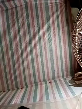 Snapshot of Love-Mama33 chatting on 15, 10, 2025 Love-Mama33 online show from 15, 10, 2025