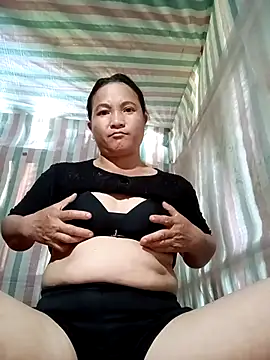 Snapshot of Love-Mama33 chatting on 18, 10, 2025 Love-Mama33 online show from 18, 10, 2025