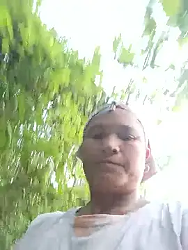 Snapshot of Love-Mama33 chatting on 19, 10, 2025 Love-Mama33 online show from 19, 10, 2025