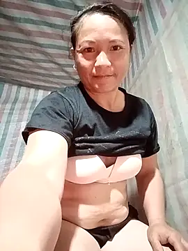 Snapshot of Love-Mama33 chatting on 20, 10, 2025 Love-Mama33 online show from 20, 10, 2025