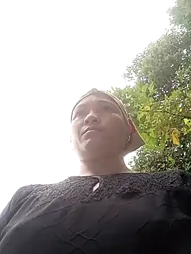 Snapshot of Love-Mama33 chatting on 13, 11, 2025 Love-Mama33 online show from 13, 11, 2025