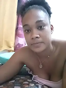 Snapshot of dahian_charlote02 chatting on 18, 10, 2025 dahian charlote02 online show from 18, 10, 2025