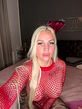 CoraDiamond online show from 4, 12, 2025