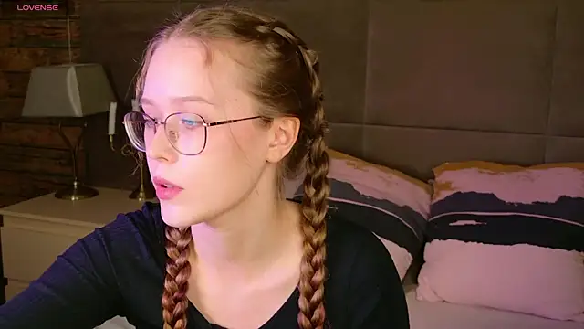 MandyMils online show from 23, 9, 2025