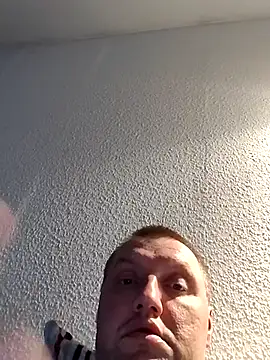 Snapshot of Brutalle88 chatting on 18, 10, 2025 Brutalle88 online show from 18, 10, 2025