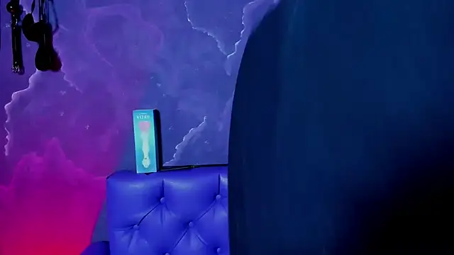 Lili milk20 online show from 4, 11, 2025