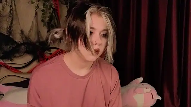 IrisSoCute online show from 4, 11, 2025