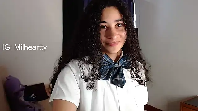 Snapshot of heartty_Milah chatting on 12, 11, 2025 heartty Milah online show from 12, 11, 2025