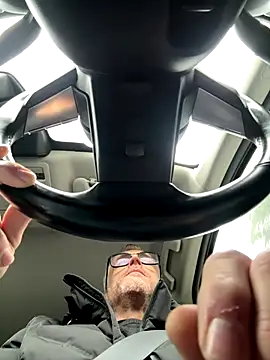 Axl hot online show from 20, 12, 2025