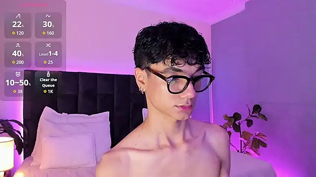 Phillicious   online show from 3, 11, 2025