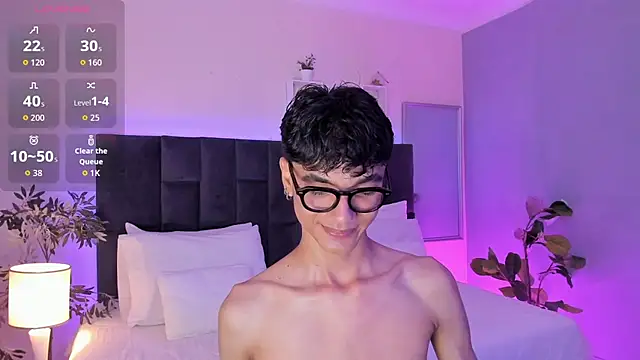 Phillicious   online show from 8, 11, 2025