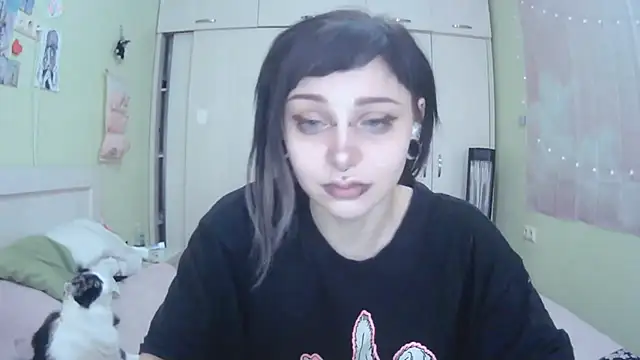 SineKiraReal online show from 9, 10, 2025