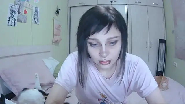 SineKiraReal online show from 10, 10, 2025