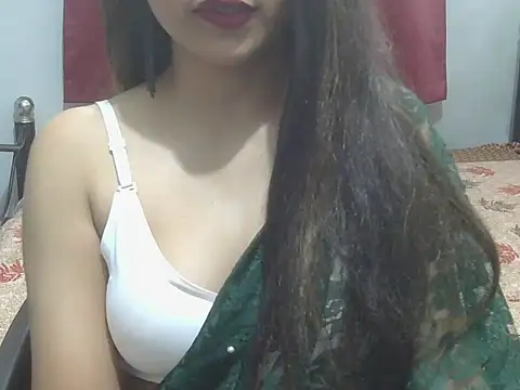 cute-Saara online show from 6, 10, 2025