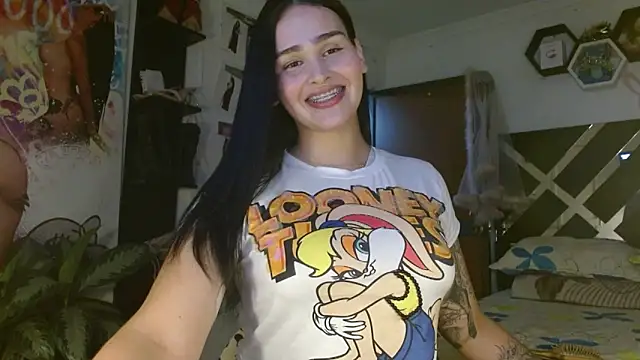 Snapshot of SarithaBunny chatting on 18, 2, 2025 SarithaBunny online show from 18, 2, 2025