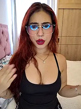 sarah lark  online show from 3, 10, 2025