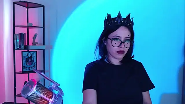 Snapshot of girldom chatting on 20, 11, 2025 girldom online show from 20, 11, 2025