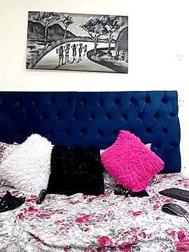 Snapshot of QUEEN_DIVAXX chatting on 24, 11, 2025 QUEEN DIVAXX online show from 24, 11, 2025