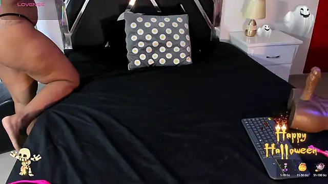 Snapshot of Michelle_Lewis_ chatting on 31, 10, 2025 Michelle Lewis online show from 31, 10, 2025