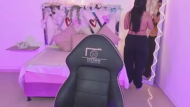 ZURY TAY online show from 23, 9, 2025