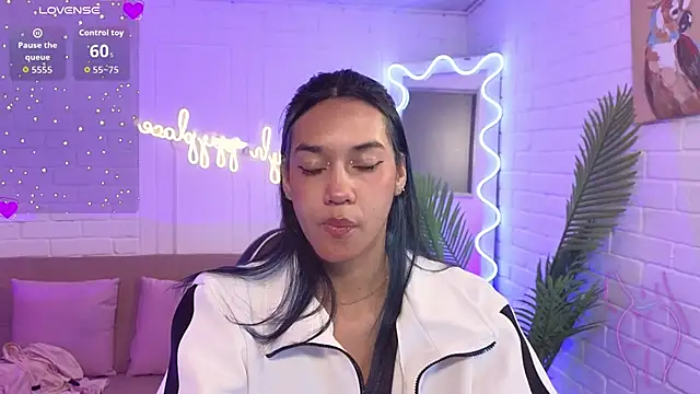 artemiss tay online show from 8, 10, 2025