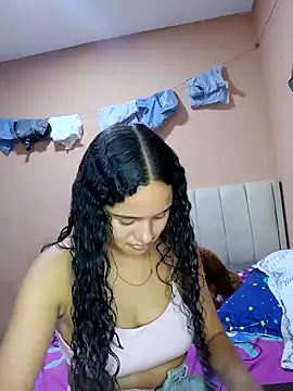 Snapshot of ValentinaMartel chatting on 11, 10, 2025 ValentinaMartel online show from 11, 10, 2025