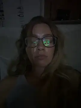 Snapshot of blondebaddi chatting on 20, 10, 2025 blondebaddi online show from 20, 10, 2025