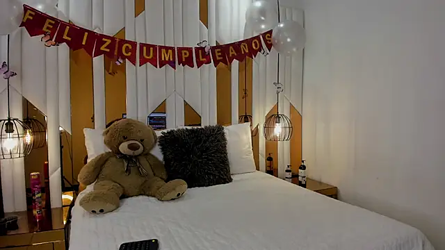 Snapshot of ValeriaPrado chatting on 14, 11, 2025 ValeriaPrado online show from 14, 11, 2025