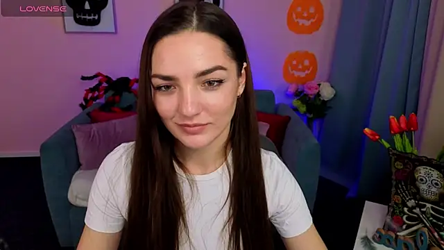 MyEllaLuvs online show from 31, 10, 2025