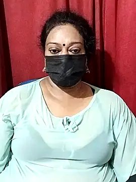 Snapshot of surekha-30 chatting on 3, 10, 2025 surekha-30 online show from 3, 10, 2025