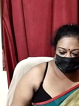 Snapshot of surekha-30 chatting on 9, 11, 2025 surekha-30 online show from 9, 11, 2025