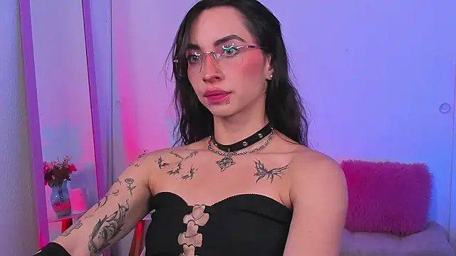 Snapshot of Aryane_art_ chatting on 11, 10, 2025 Aryane art online show from 11, 10, 2025