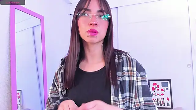 Snapshot of Aryane_art_ chatting on 21, 10, 2025 Aryane art online show from 21, 10, 2025