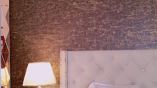 IrinaVelvet online show from 4, 11, 2025