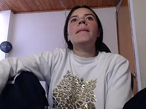 Skylar Serenity online show from 28, 10, 2025