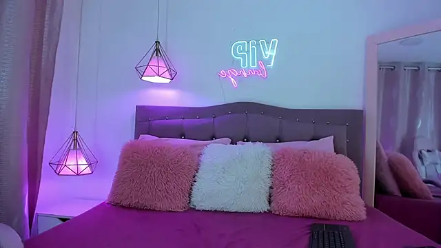 Sophie stars online show from 9, 9, 2025