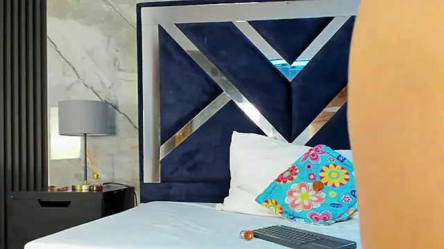 VanessaHard as online show from 17, 1, 2026