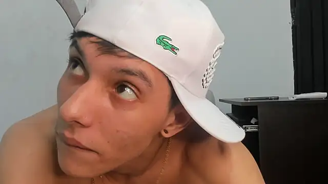 Snapshot of ZafiroAndFlynn chatting on 24, 2, 2026 ZafiroAndFlynn online show from 24, 2, 2026