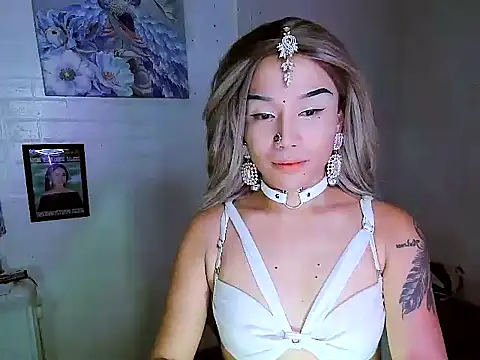 Snapshot of YourNikkieXxx chatting on 17, 10, 2025 YourNikkieXxx online show from 17, 10, 2025