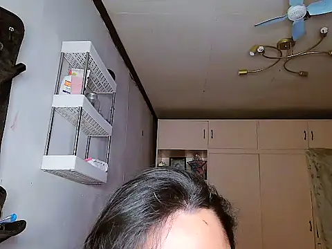 Snapshot of YourNikkieXxx chatting on 15, 12, 2025 YourNikkieXxx online show from 15, 12, 2025