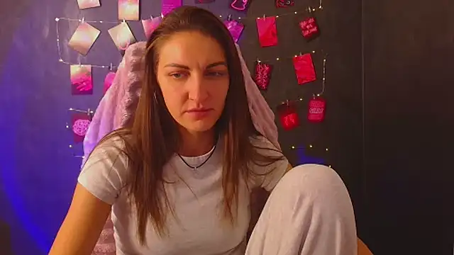 Aurora Loveu online show from 19, 10, 2025