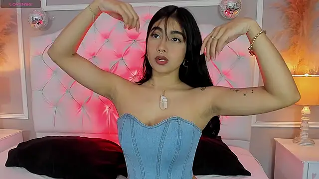 Snapshot of cherry_vega_ chatting on 29, 10, 2025 cherry vega online show from 29, 10, 2025