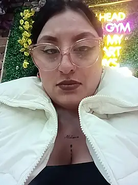 megan fox5 online show from 16, 12, 2025