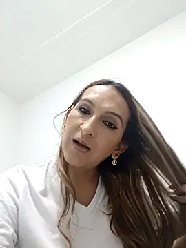 Snapshot of alanastones-19 chatting on 10, 10, 2025 alanastones-19 online show from 10, 10, 2025